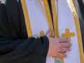 Μητροπολίτης Πτολεμαΐδος σε επ’ αόριστον αργία από το Πατριαρχείο Αλεξανδρείας επειδή έδειξε τα γενετικά του όργανα σε περαστικούς
