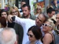 Επίσκεψη Μητσοτάκη στην αγορά της Νέας Σμύρνης – Συνομίλησε με πολίτες, έπαιξε τάβλι σε καφέ
