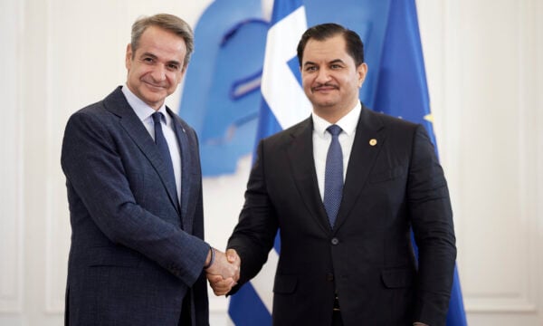 Μητσοτάκης – Σαντάμ Χαφτάρ: Οικονομία, επενδύσεις, μεταναστευτικό και οριοθέτηση θαλασσίων ζωνών στη συνάντηση