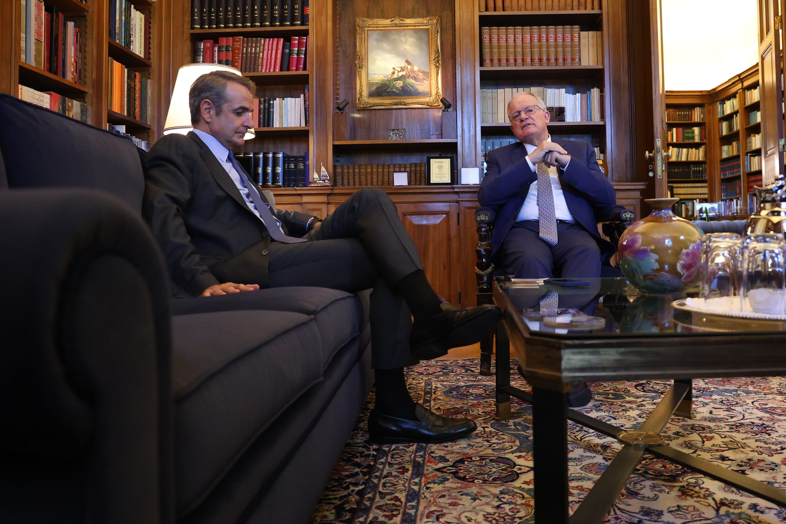 Μητσοτάκης σε Τασούλα: Χρέος της κυβέρνησης να στηρίζει την κοινωνία και μήνυμα ασφάλειας σε όλους τους συνεπείς δανειολήπτες 9 Μητσοτάκης σε Τασούλα: Χρέος της κυβέρνησης να στηρίζει την κοινωνία και μήνυμα ασφάλειας σε όλους τους συνεπείς δανειολήπτες