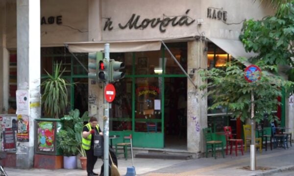 Ιδιοκτήτης του καφενείου «Η Μουριά» στα Εξάρχεια: η έκκληση να μείνει ανοιχτό
