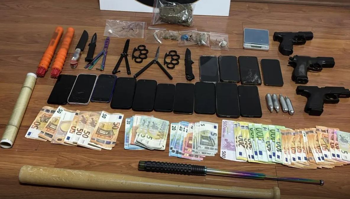 Συνελήφθησαν 9 μέλη εγκληματικών οργανώσεων που διακινούσαν ναρκωτικά σε ανήλικους στα βόρεια προάστια 9 Συλλήψεις για διακίνηση ναρκωτικών σε ανήλικους