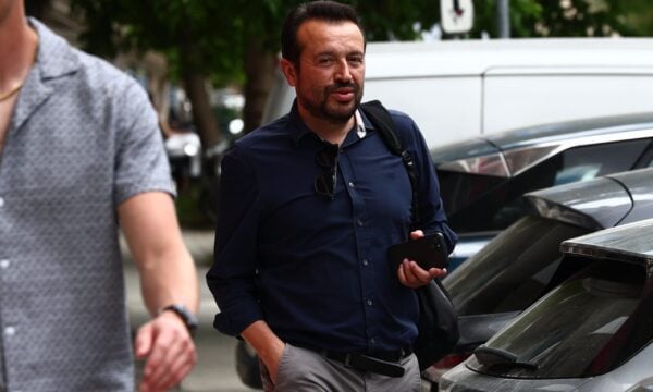Νίκος Παππάς: Δεν θα σιωπήσω για να κρατήσω τη θέση του κοινοβουλευτικού εκπροσώπου εν μέσω δημοσκοπικής καθίζησης