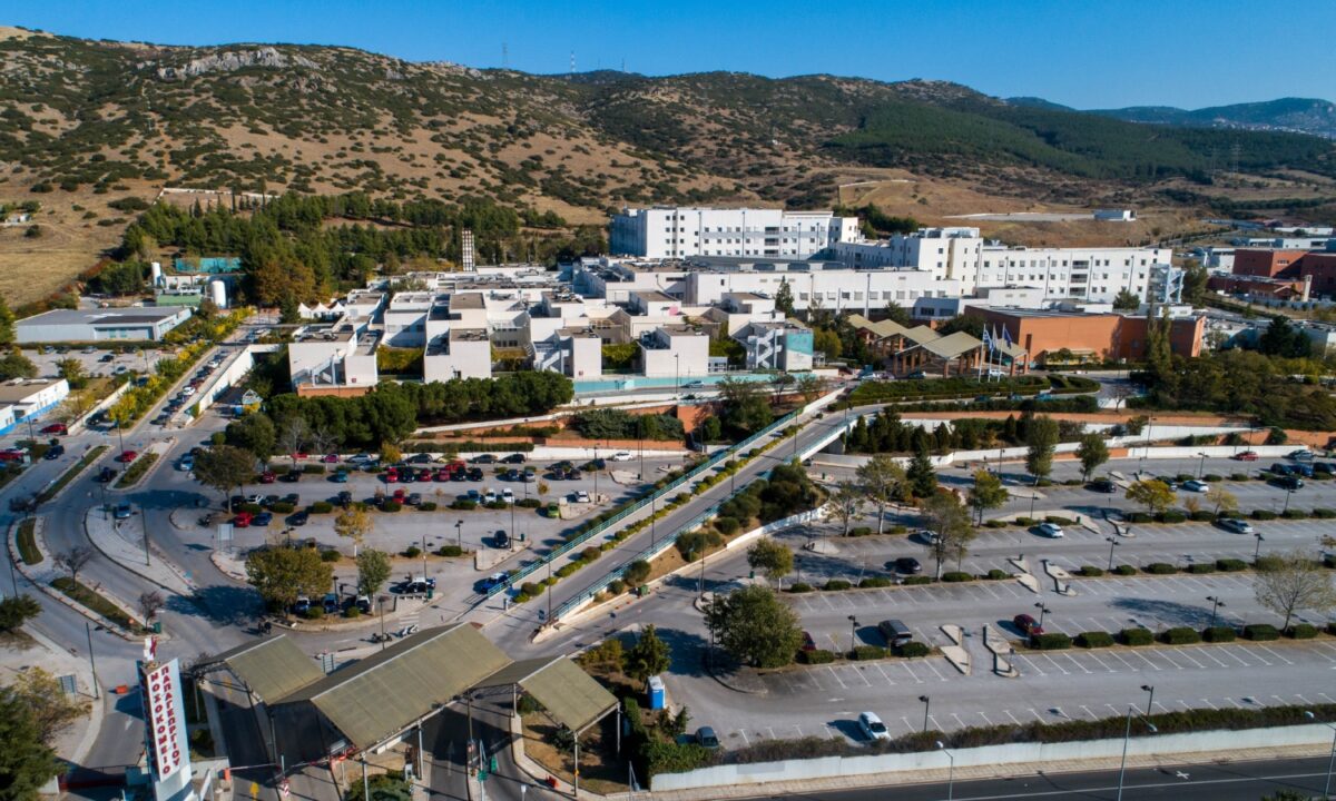 Σοβαρό ατύχημα στη Θεσσαλονίκη: Λεωφορείο χτύπησε 24χρονη – Στο νοσοκομείο η τραυματίας