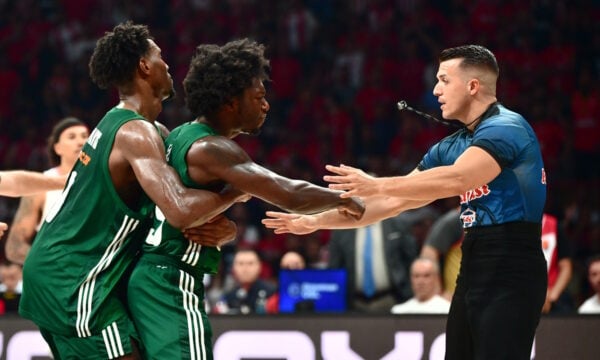 Παναθηναϊκός και Ολυμπιακός σκοπεύουν να καταθέσουν μηνύσεις για τα επεισόδια στα αποδυτήρια του ΣΕΦ
