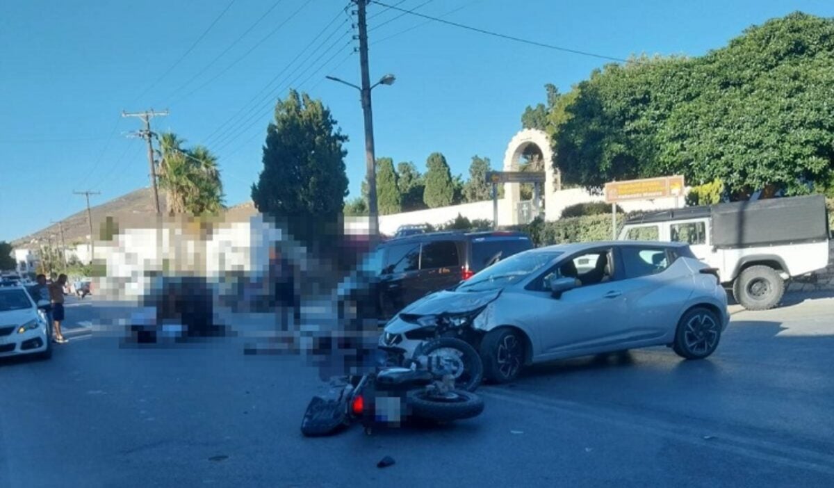 Σοβαρό τροχαίο στην Πάρο: Μηχανή συγκρούστηκε με αυτοκίνητο – Ένας νεκρός και ένας νεκρός τραυματίας