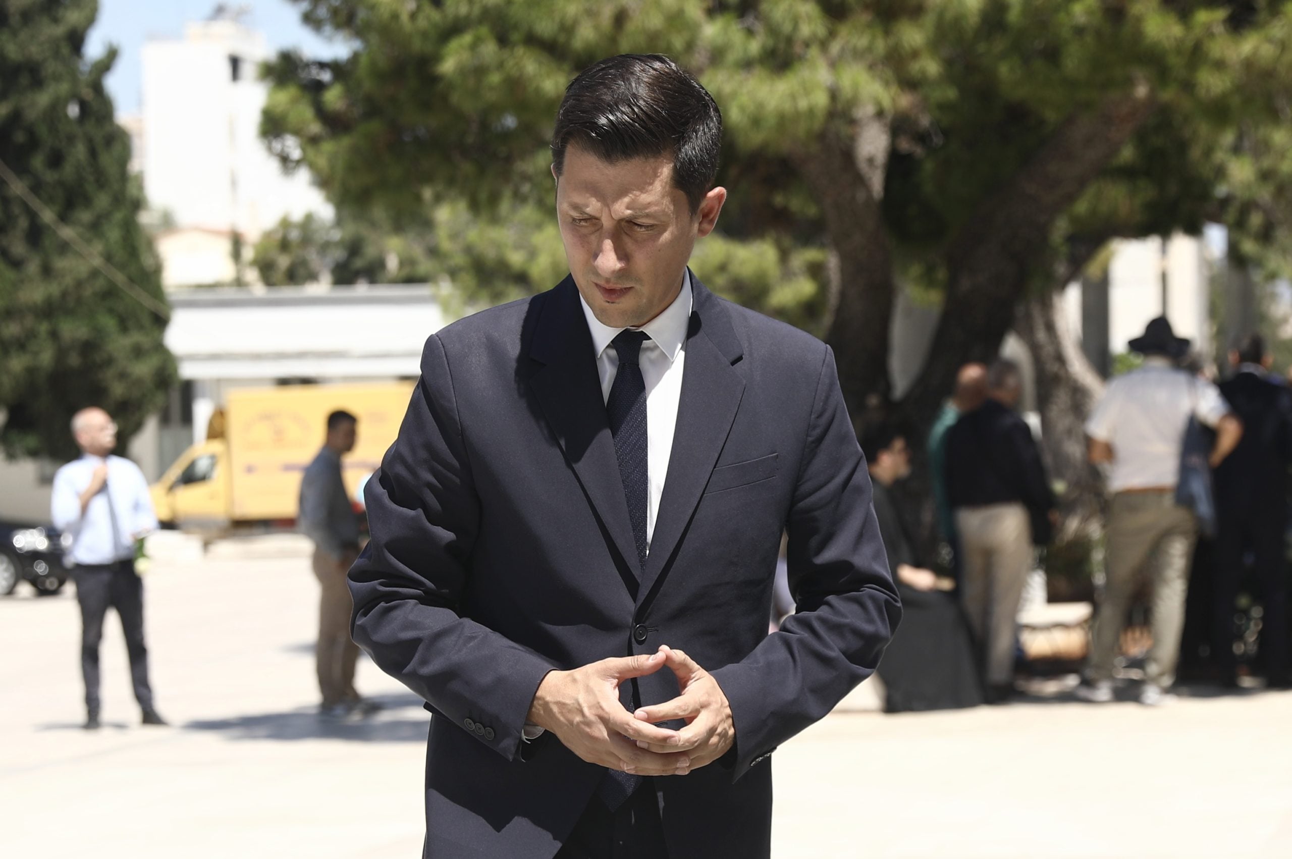 ΠΑΣΟΚ: Πολιτικό μνημόσυνο για τον Ανδρέα Παπανδρέου στο Α’ Νεκροταφείο – Λευκά τριαντάφυλλα στη μνήμη του