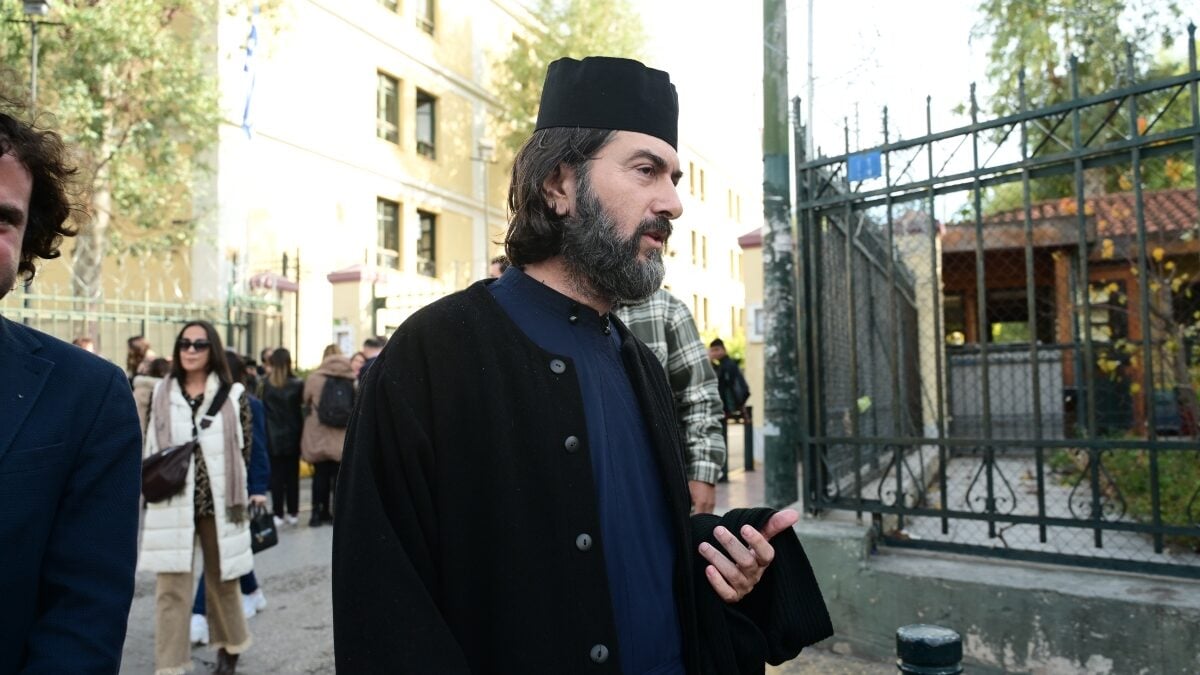 Κιβωτός του Κόσμου: Ο πατέρας Αντώνιος και η πρεσβύτερα σε δίκη για οικονομικές ατασθαλίες και ξέπλυμα χρήματος 1 Κιβωτός του Κόσμου: Ο πατέρας Αντώνιος και η πρεσβύτερα σε δίκη για οικονομικές ατασθαλίες και ξέπλυμα χρήματος