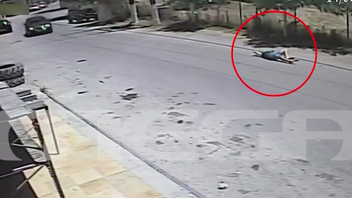 Ατυχήματα με πατίνι στην Κρήτη: Βίντεο με 14χρονο που τραυματίστηκε – 16χρονος έχασε τον έλεγχο και έπεσε από γέφυρα 1 Ατυχήματα με πατίνι στην Κρήτη: Βίντεο με 14χρονο που τραυματίστηκε – 16χρονος έχασε τον έλεγχο και έπεσε από γέφυρα