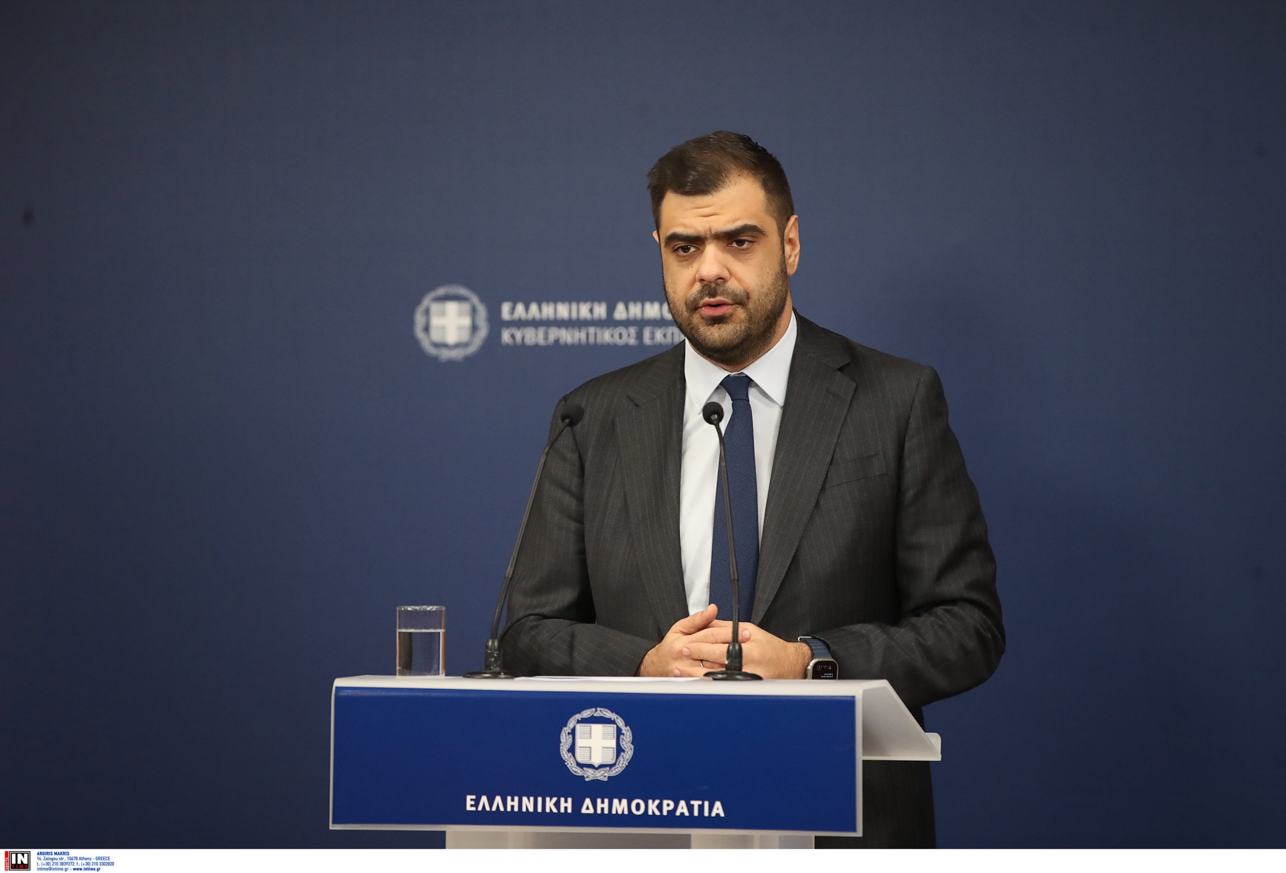 Μαρινάκης: Μηδενίζουμε τον φόρο για όλους τους νέους για κάθε δωρεάν εισιτήριο του κ. Ανδρουλάκη – Τι είπε για τις τιμές και τους ελέγχους