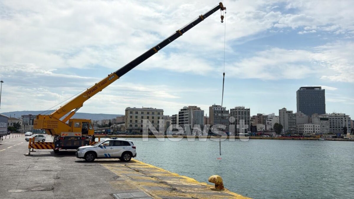Δραματικό συμβάν στον Πειραιά: Χάθηκε ο οδηγός ταξί που βυθίστηκε στη θάλασσα – Δύτες ανέσυραν τη σορό του