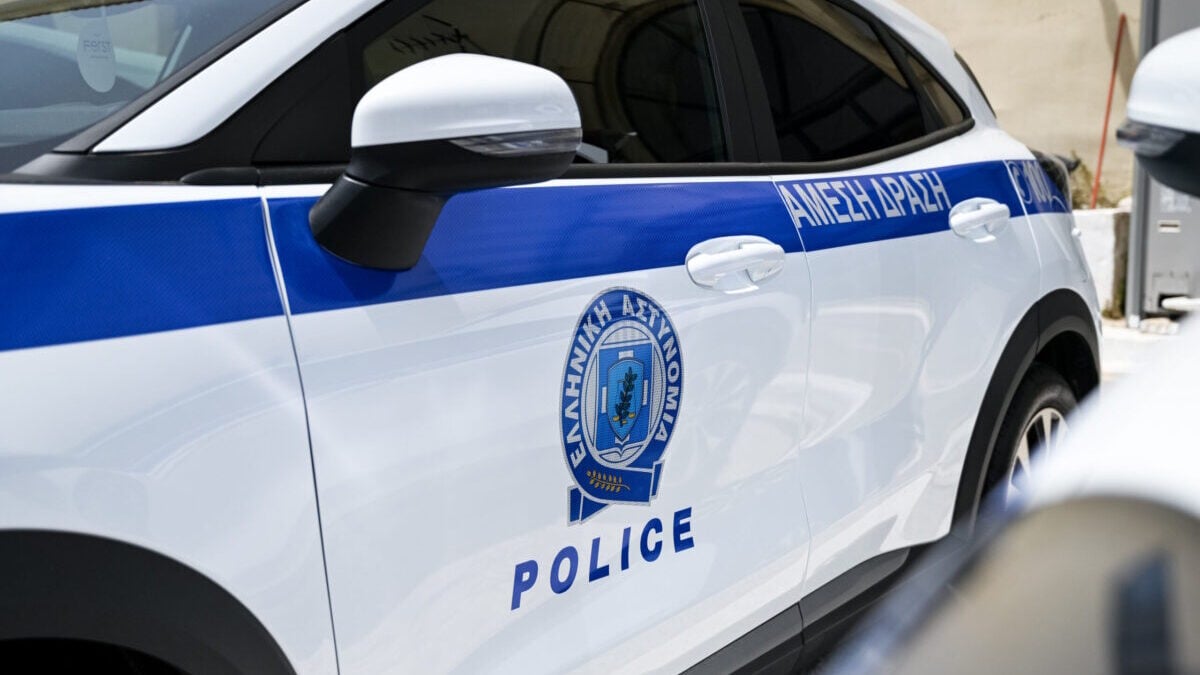 Θεσσαλονίκη: Συνελήφθησαν τρεις έφηβοι για κλοπή παγωτών από περίπτερο 1 Θεσσαλονίκη: Συνελήφθησαν τρεις έφηβοι για κλοπή παγωτών από περίπτερο