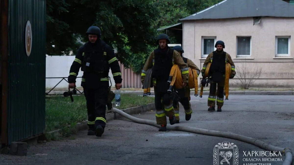 Ουκρανία: Τέσσερις διασώστες νεκροί σε ρωσικό διπλό χτύπημα στο Χάρκοβο – Νέα πλήγματα σε όλη τη χώρα 1 Ουκρανία: Τέσσερις διασώστες νεκροί σε ρωσικό διπλό χτύπημα στο Χάρκοβο – Νέα πλήγματα σε όλη τη χώρα