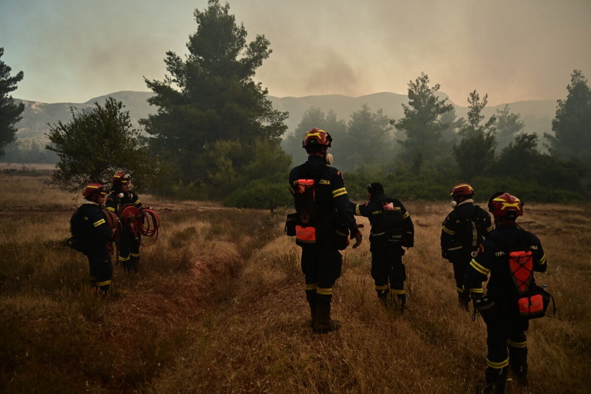 Πυροσβεστική: Τέσσερις συλλήψεις για φωτιές από αμέλεια σε Χαλκιδική, Θεσσαλονίκη, Βοιωτία και Λάρισα