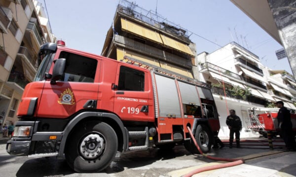 Θεσσαλονίκη: Ηλικιωμένος ανασύρθηκε νεκρός μετά από φωτιά στο σπίτι του