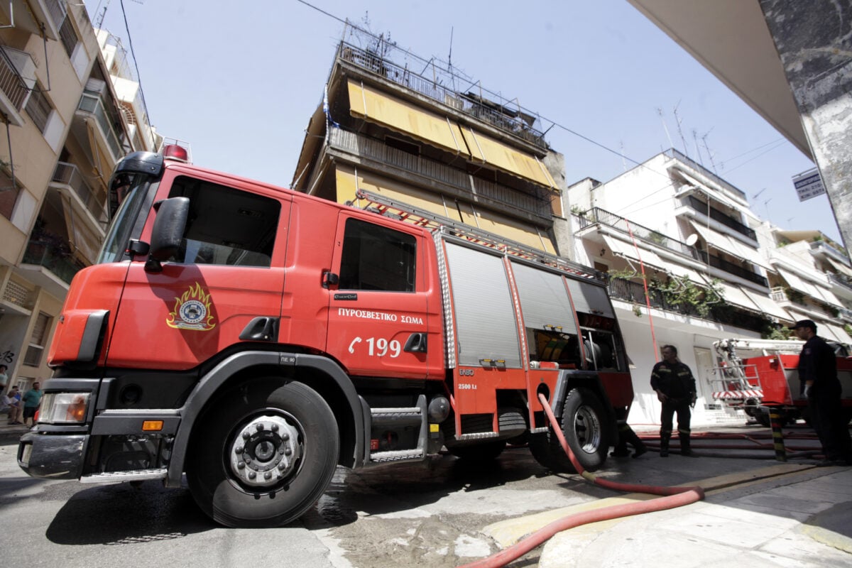 Θεσσαλονίκη: Ηλικιωμένος ανασύρθηκε νεκρός μετά από φωτιά στο σπίτι του