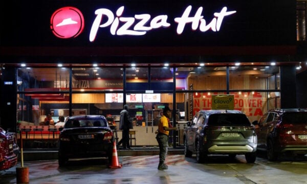 Yum πουλάει την αλυσίδα πίτσας Pizza Hut για 2,7 δισ. δολάρια
