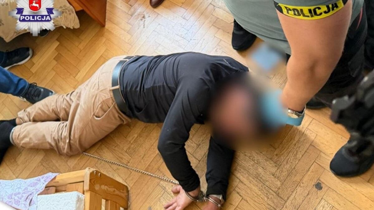 Σύλληψη υπόπτου για τη δολοφονία του Ρώσου καλλιτέχνη που σατίριζε τον Πούτιν – Οι αρχές αναζητούν τον ηθικό αυτουργό 2 Σύλληψη υπόπτου για τη δολοφονία του Ρώσου καλλιτέχνη που σατίριζε τον Πούτιν – Οι αρχές αναζητούν τον ηθικό αυτουργό