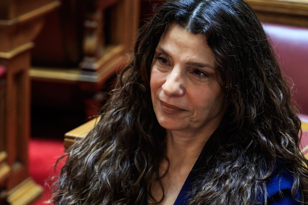 Δύσκολες στιγμές για την Πόπη Τσαπανίδου – Απεβίωσε η μητέρα της