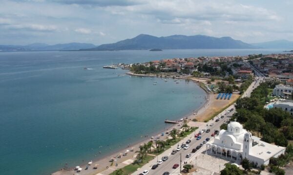 Καμένα Βούρλα; Υψηλές προσδοκίες για τη σεζόν με καθαρές θάλασσες και προστατευτικά δίχτυα
