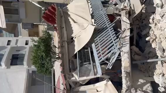 Κατέρρευσε κτήριο στα Πετράλωνα – Πληροφορίες για εγκλωβισμένους – ΕΜΑΚ και Πυροσβεστική επί τόπου