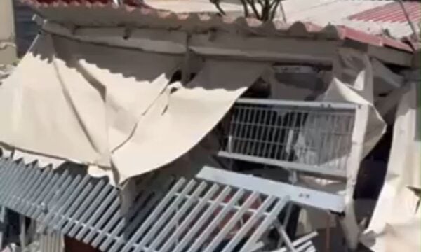 Κτήριο κατέρρευσε στα Πετράλωνα – Εικόνες καταστροφής