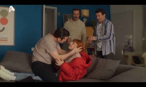 Μπαμπά Σ’ αγαπώ | Η Ελένη θα καταφέρει να μιλήσει στον Δημήτρη ή έχει ανοίξει πόλεμο με τα παιχνίδια του Βίκτωρα;