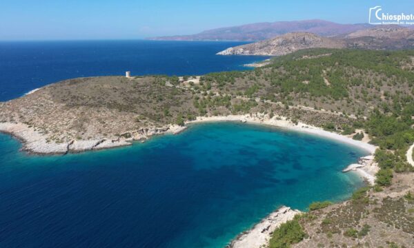 Παραλία Τηγάνι –  Μία από τις ομορφότερες της δυτικής Χίου με γαλαζοπράσινα νερά