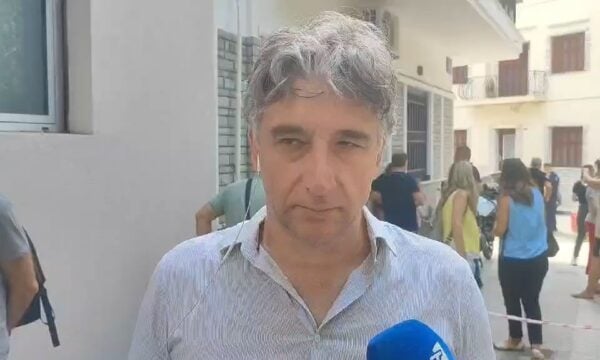 Πετράλωνα: «Ερευνάται αν υπάρχει εγκλωβισμένη γυναίκα στα συντρίμμια» λέει ο αντιδήμαρχος