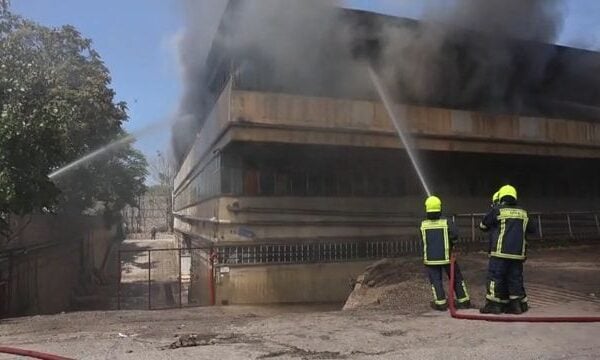 Πυρκαγιά σε χώρο εργοστασίου πλαστικών επί της οδού Ορφέως, στο Αιγάλεω