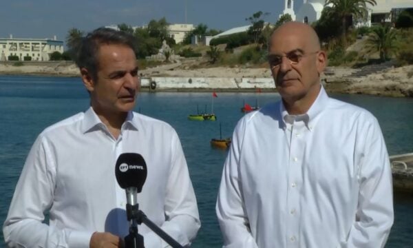 Στη Σχολή Ναυτικών Δοκίμων ο Κυριάκος Μητσοτάκης και ο Νίκος Δένδιας