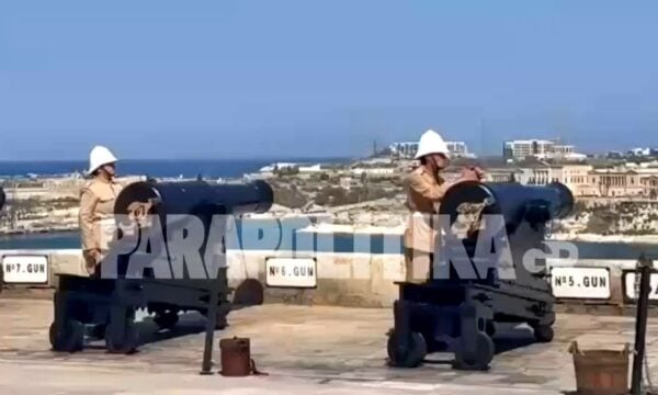 Το εντυπωσιακό έθιμο με τα κανόνια της Μάλτας που βροντούν εδώ και 450 χρόνια ιστορίας