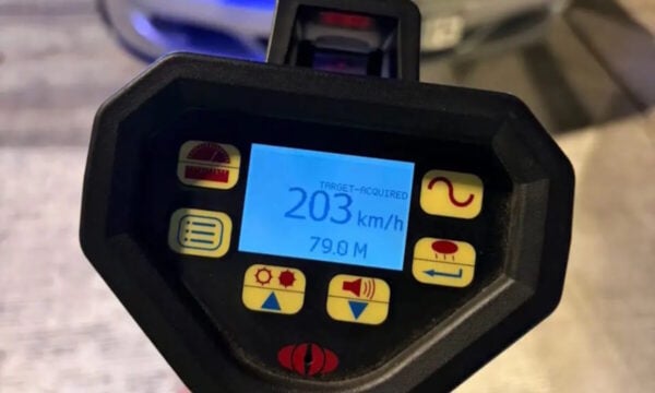 Απανωτές συλλήψεις για επικίνδυνη οδήγηση στην Αθηνών – Κορίνθου: Οδηγός πήγαινε με 203 χιλιόμετρα – Άλλος έκανε ελιγμούς μεθυσμένος