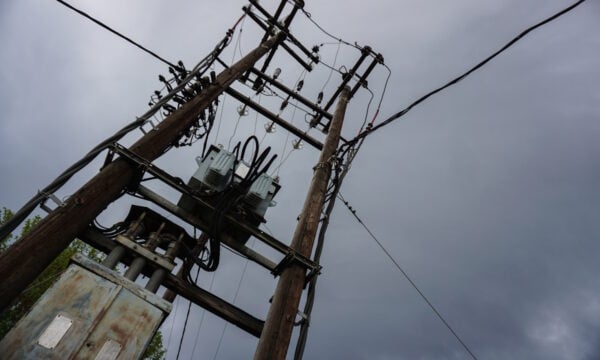 Δυτική Αττική: Νέες καταγγελίες για ρευματοκλοπές – Οι αρχές εντοπίζουν και ξηλώνουν χιλιόμετρα καλωδίων