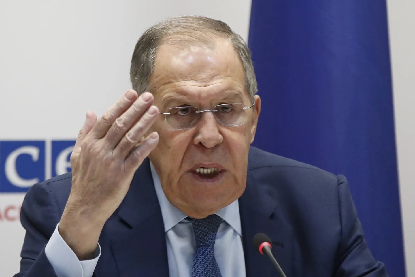 Λαβρόφ: Η Μόσχα θα πραγματοποιήσει μαζικές και τακτικές επιθέσεις κατά της Ουκρανίας – Τα λόγια δεν είναι αρκετά
