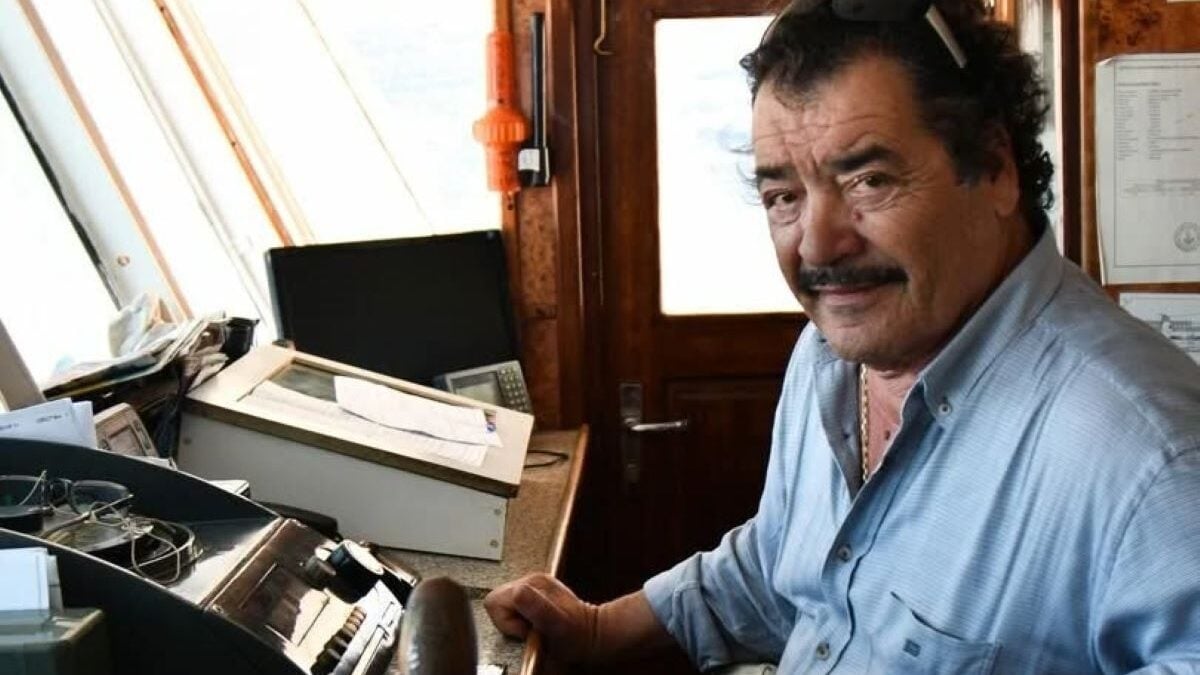 Γιάννης Σκοπελίτης: Οι θρυλικές μάχες του Καπετάν Γιάννη με τα κύματα – Τα βίντεο από τον «Σκοπελίτη» στη μανιασμένη θάλασσα του Αιγαίου 4 Γιάννης Σκοπελίτης: Οι θρυλικές μάχες του Καπετάν Γιάννη με τα κύματα – Τα βίντεο από τον «Σκοπελίτη» στη μανιασμένη θάλασσα του Αιγαίου