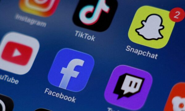 Έπεσε το Facebook – Δεν μπορούν να συνδεθούν οι χρήστες στην Ελλάδα