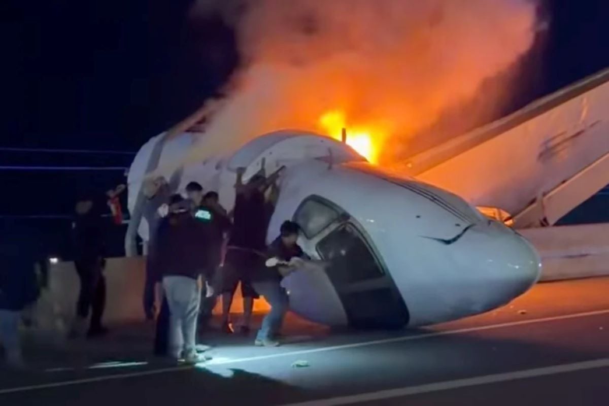 Τέξας: 1 νεκρός από πτώση αεροσκάφους σε αυτοκινητόδρομο – Βίντεο από τη δραματική διάσωση επιβατών