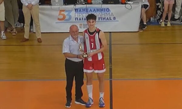 Ο MVP Θανάσης Σπανούλης οδήγησε τον Ολυμπιακό στην κατάκτηση του Πανελληνίου Πρωταθλήματος Παίδων στο μπάσκετ