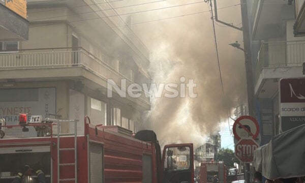 Θεσσαλονίκη: Φωτιά σε συνεργείο αυτοκινήτων – Βίντεο
