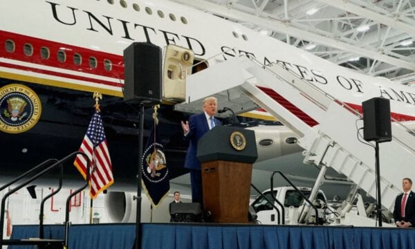 Ντόναλντ Τραμπ παρέλαβε το νέο Air Force One που του έκανε δώρο το Κατάρ – Προανήγγειλε ταξίδια σε Τουρκία και Κίνα