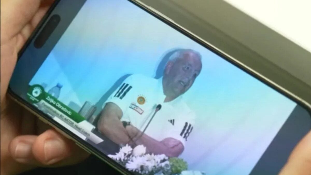 Τριαντάφυλλος Τσάπρας σταμάτησε τις υπογραφές με τον Παναθηναϊκό για την παρουσίαση του Ζέλικο Ομπράντοβιτς