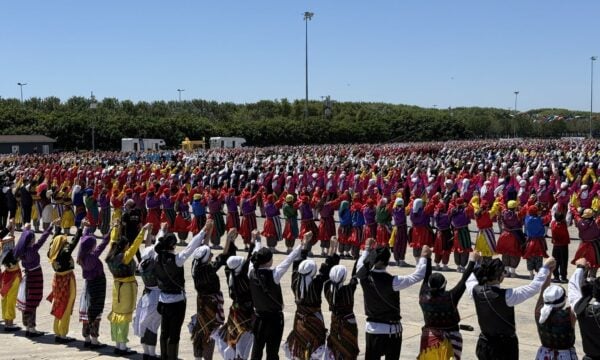 Τουρκία: 5.000 χορευτές έσπασαν Ρεκόρ Γκίνες με ποντιακό χορό – νέα πολιτιστική κίνηση από την Άγκυρα