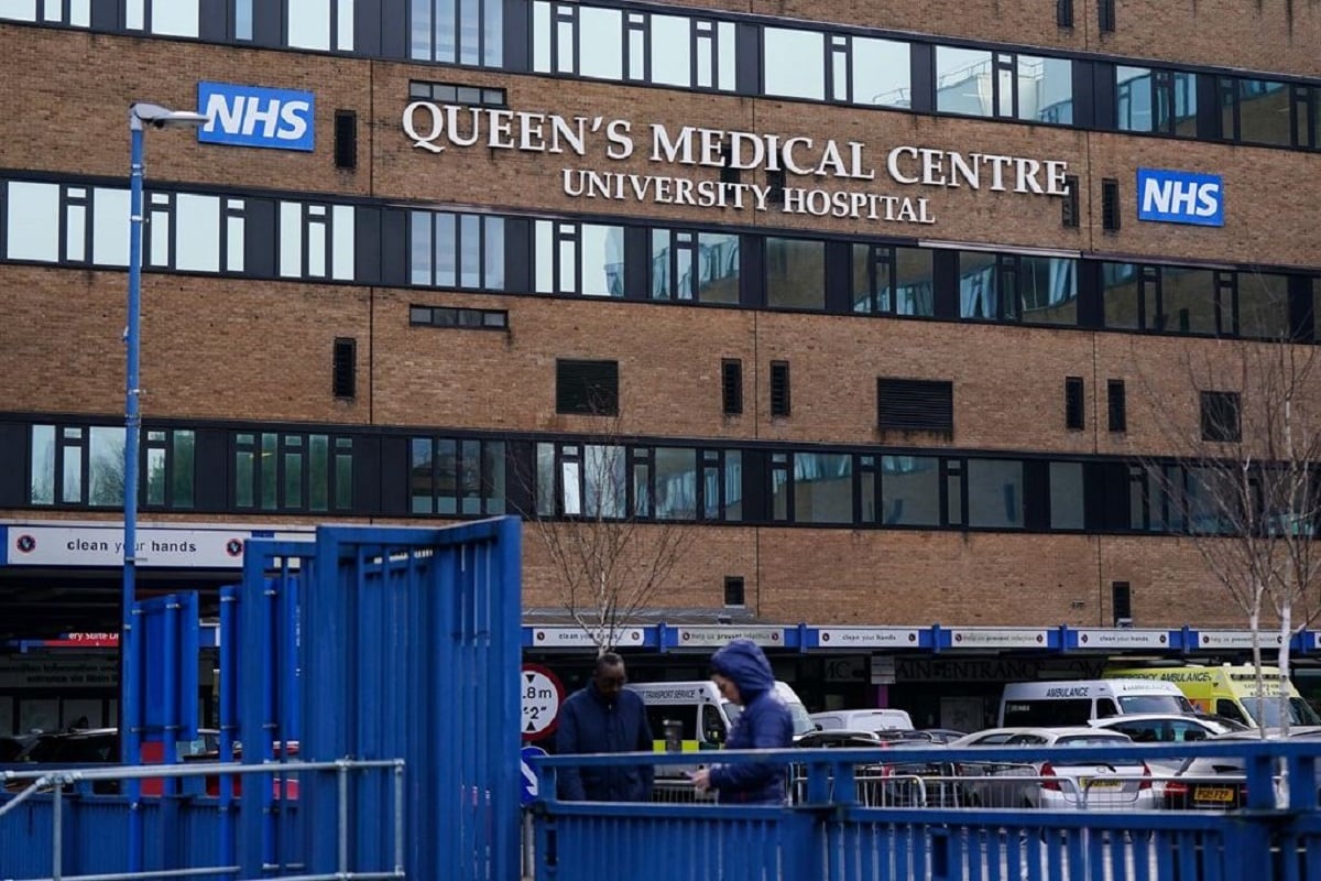NHS: Εκατοντάδες μωρά πέθαναν ή υπέστησαν βλάβες που θα μπορούσαν να είχαν αποφευχθεί – «Δεν κάνουμε καισαρικές επειδή ανησυχούν οι γιαγιάδες» 10 Άποψη του Πανεπιστημιακού Νοσοκομείου Queen's Medical Centre στο Νότιγχαμ, το οποίο ανήκει στον Νοσοκομειακό Όμιλο Nottingham University Hospitals (NUH), στο επίκεντρο της μεγαλύτερης έρευνας για μαιευτικές αποτυχίες στην ιστορία του NHS. (PA)