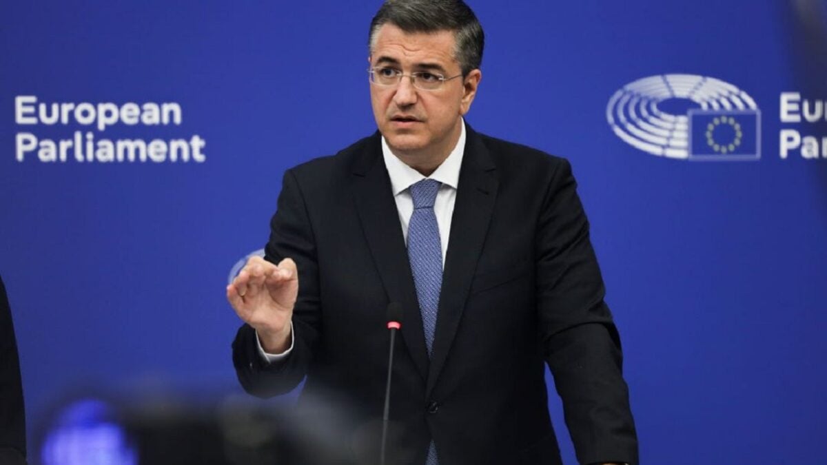 Τζιτζικώστας: Πρώτη συμφωνία-ορόσημο για τα δικαιώματα επιβατών αεροπορικών μεταφορών στην ΕΕ εδώ και δυο δεκαετίες 1 Τζιτζικώστας: Πρώτη συμφωνία-ορόσημο για τα δικαιώματα επιβατών αεροπορικών μεταφορών στην ΕΕ εδώ και δυο δεκαετίες