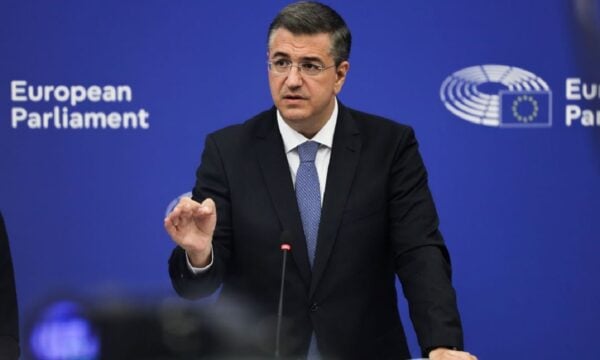 Τζιτζικώστας: Πρώτη συμφωνία-ορόσημο για τα δικαιώματα επιβατών αεροπορικών μεταφορών στην ΕΕ εδώ και δυο δεκαετίες