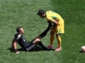 Μουντιάλ 2026: Στο ΗΠΑ – Αυστραλία ο διαιτητής Τσβάιερ έπεσε με κράμπες, συνέχισε τον αγώνα και αποθεώθηκε