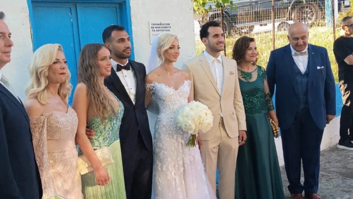 Γάμος στην ελληνική showbiz: Παντρεύτηκαν μετά από 10 χρόνια – Το νυφικό και η σύζυγος (Βίντεο και φωτογραφίες) 7 γάμος Βαγγέλη