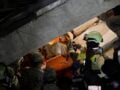Βενεζουέλα: Κάτοικοι υποχρέωσαν στρατιώτες να αφήσουν τα όπλα και να πιάσουν φτυάρια