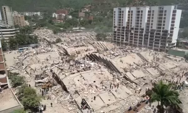 Βενεζουέλα: 920 νεκροί από τους σεισμούς, μάχη με τον χρόνο για τον εντοπισμό χιλιάδων αγνοουμένων – Πλάνα από drones